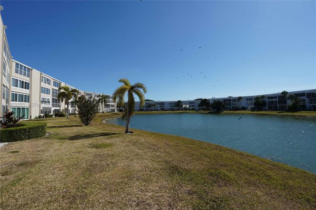 226 Wellington G G, West Palm Beach, FL 33417