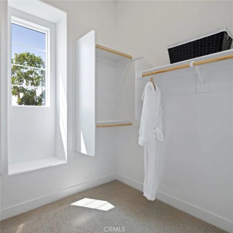 24500 Via El Balneario, Valencia, CA 91354