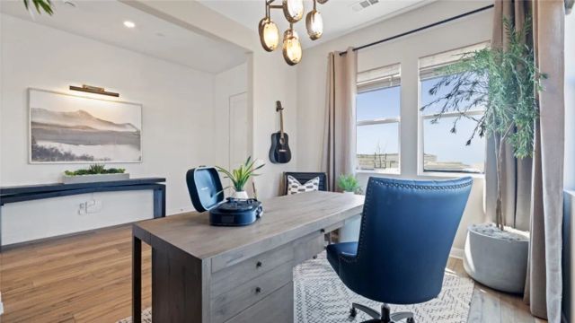 24500 Via El Balneario, Valencia, CA 91354