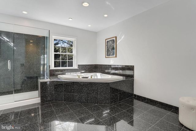 1615 S OAKLAND ST, Arlington, VA 22204