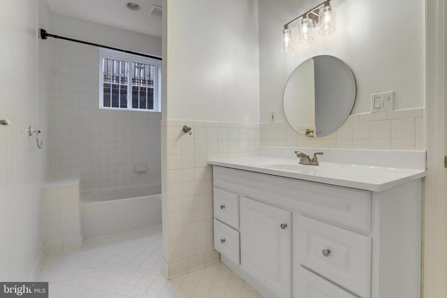 1615 S OAKLAND ST, Arlington, VA 22204