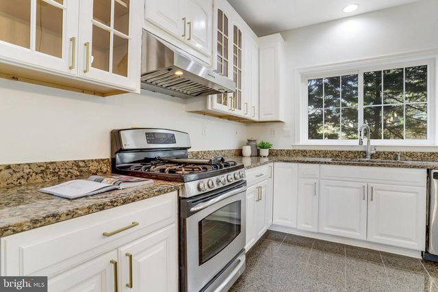 1615 S OAKLAND ST, Arlington, VA 22204