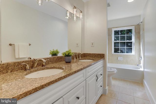 1615 S OAKLAND ST, Arlington, VA 22204