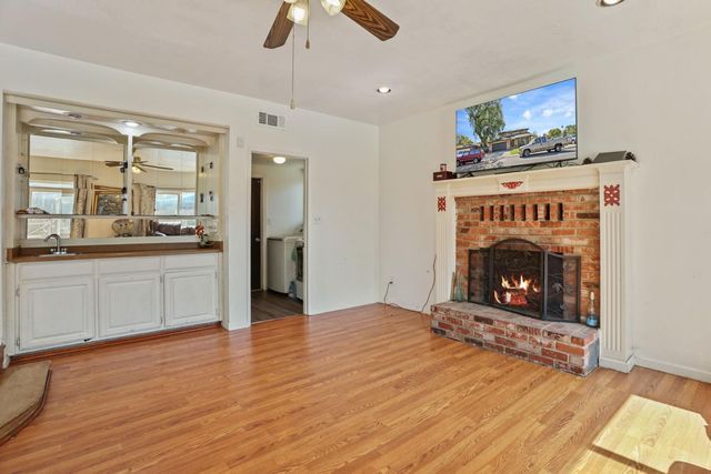 3172 W Creek Dr, Stockton, CA 95209