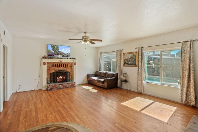 3172 W Creek Dr, Stockton, CA 95209