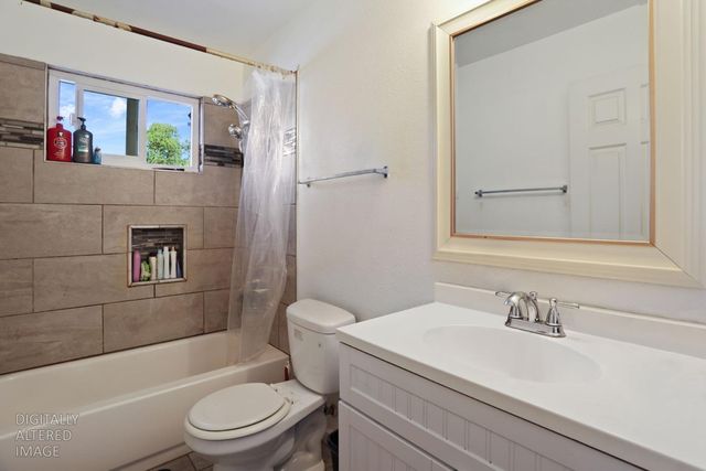 3172 W Creek Dr, Stockton, CA 95209