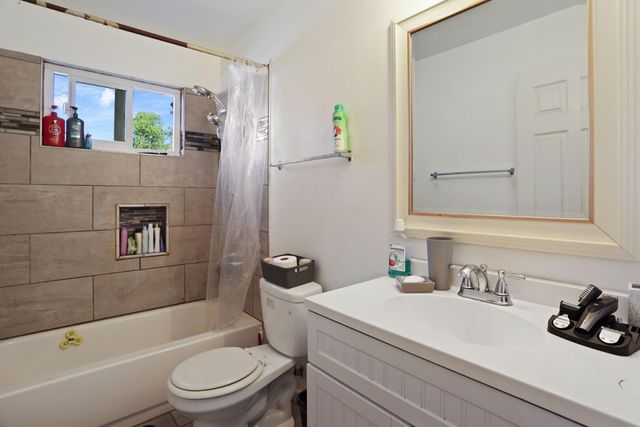 3172 W Creek Dr, Stockton, CA 95209