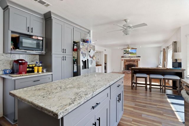 3172 W Creek Dr, Stockton, CA 95209