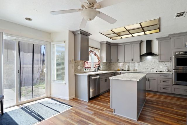 3172 W Creek Dr, Stockton, CA 95209