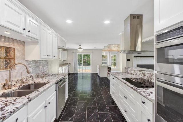 1453 ASHSTONE DR, Germantown, TN 38138
