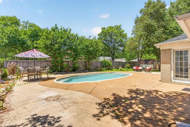 1453 ASHSTONE DR, Germantown, TN 38138
