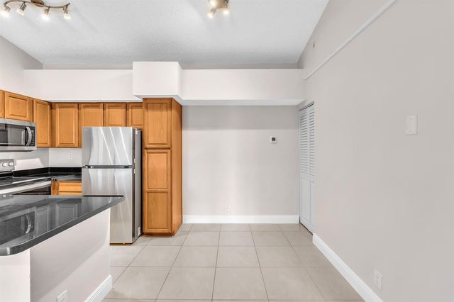 601 LYONS Road 7201, Coconut Creek, FL 33063