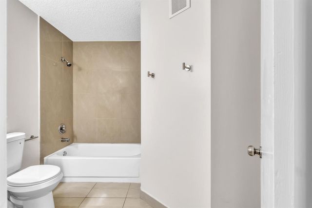 601 LYONS Road 7201, Coconut Creek, FL 33063