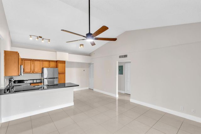 601 LYONS Road 7201, Coconut Creek, FL 33063