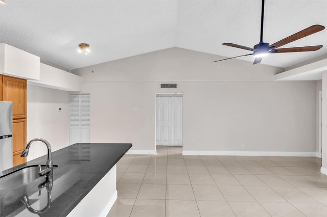 601 LYONS Road 7201, Coconut Creek, FL 33063