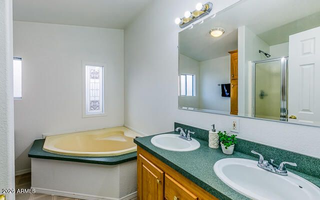 6674 W CAMINO SAN XAVIER --, Glendale, AZ 85308