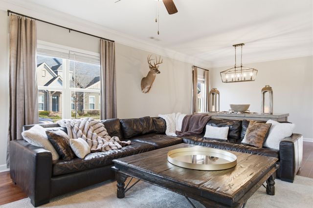 20 Nokes Dr, Hendersonville, TN 37075