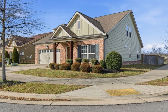 20 Nokes Dr, Hendersonville, TN 37075