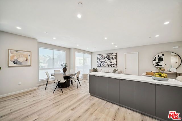 1051 S Corning Street 204, Los Angeles, CA 90035