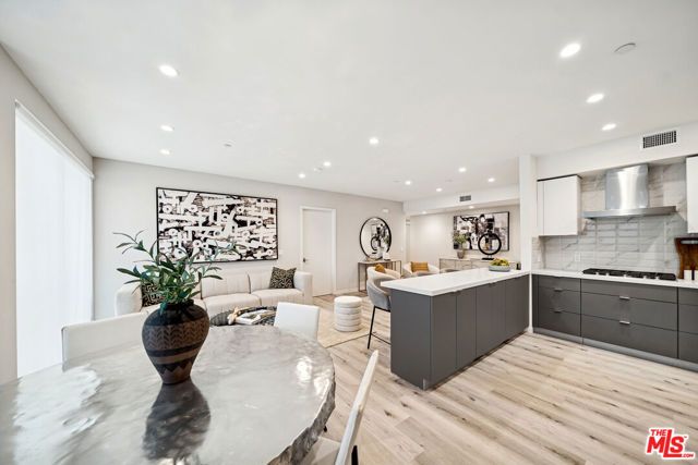 1051 S Corning Street 204, Los Angeles, CA 90035