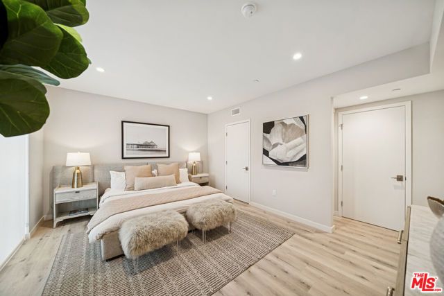 1051 S Corning Street 204, Los Angeles, CA 90035
