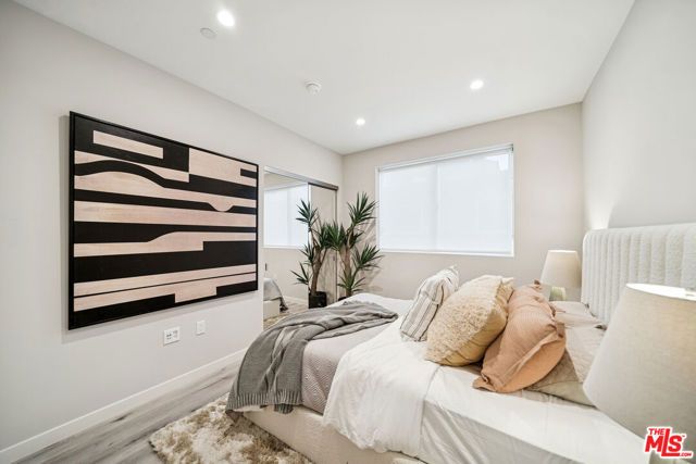 1051 S Corning Street 204, Los Angeles, CA 90035