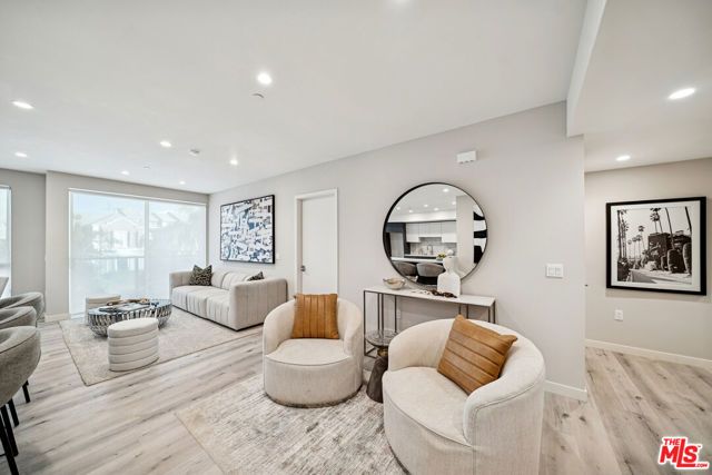 1051 S Corning Street 204, Los Angeles, CA 90035