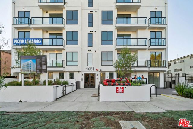 1051 S Corning Street 204, Los Angeles, CA 90035