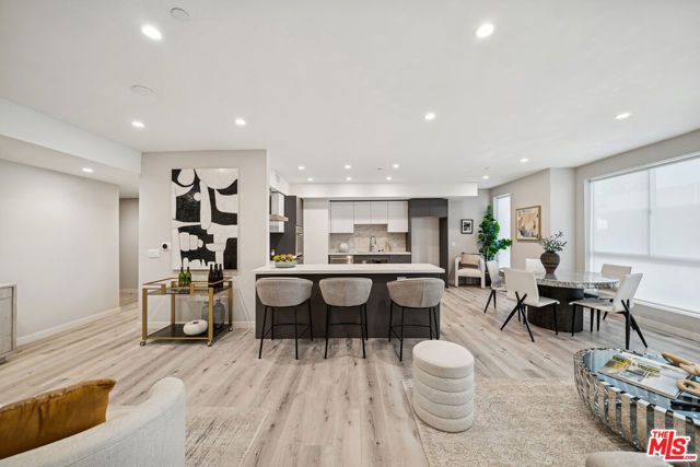 1051 S Corning Street 204, Los Angeles, CA 90035