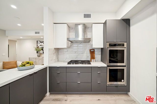 1051 S Corning Street 204, Los Angeles, CA 90035