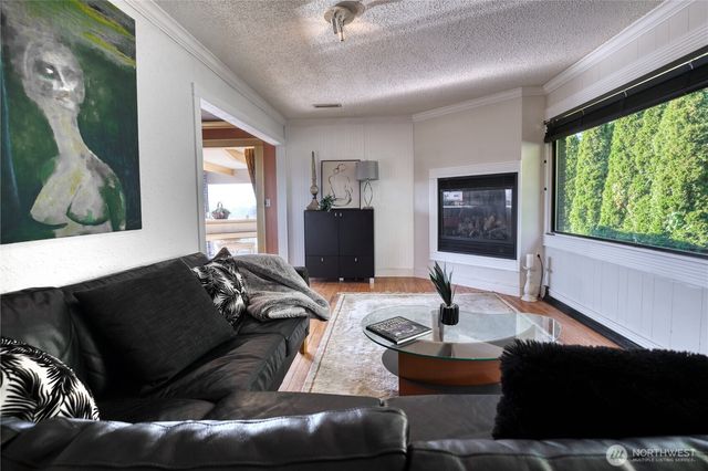 2045 APA Road, Point Roberts, WA 98281