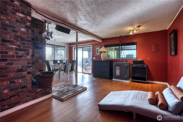 2045 APA Road, Point Roberts, WA 98281