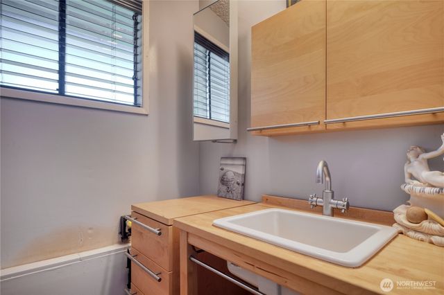 2045 APA Road, Point Roberts, WA 98281