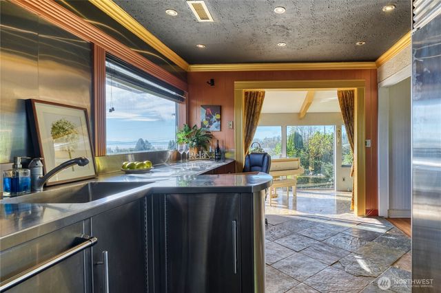 2045 APA Road, Point Roberts, WA 98281