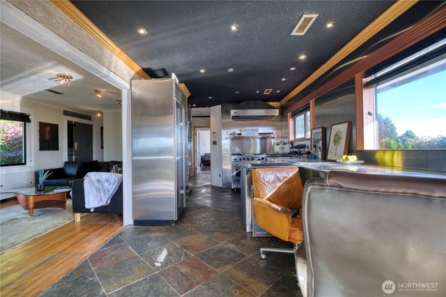 2045 APA Road, Point Roberts, WA 98281