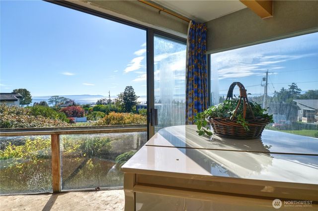 2045 APA Road, Point Roberts, WA 98281