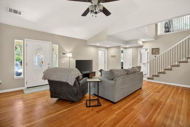 6332 Horseshoe Bar Rd, Loomis, CA 95650