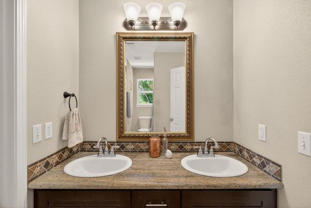6332 Horseshoe Bar Rd, Loomis, CA 95650