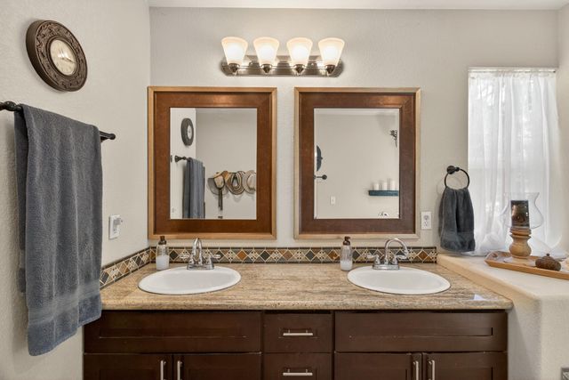 6332 Horseshoe Bar Rd, Loomis, CA 95650