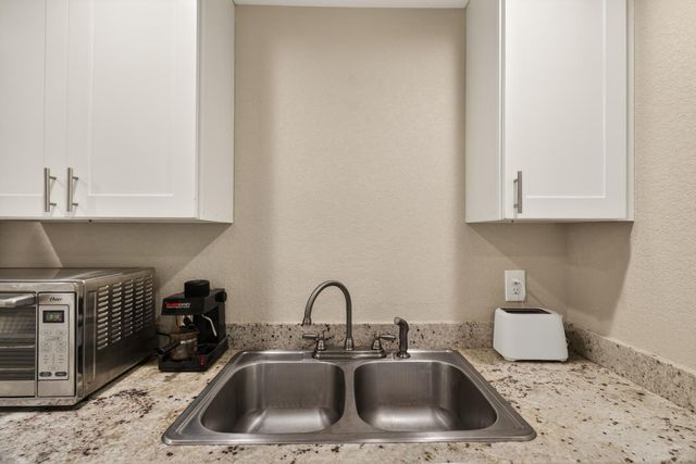 6332 Horseshoe Bar Rd, Loomis, CA 95650