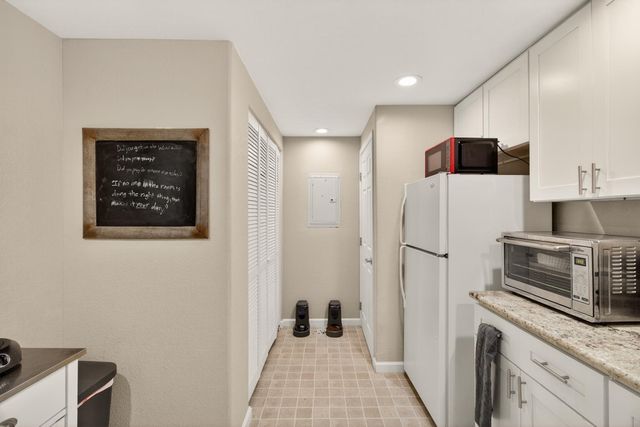 6332 Horseshoe Bar Rd, Loomis, CA 95650
