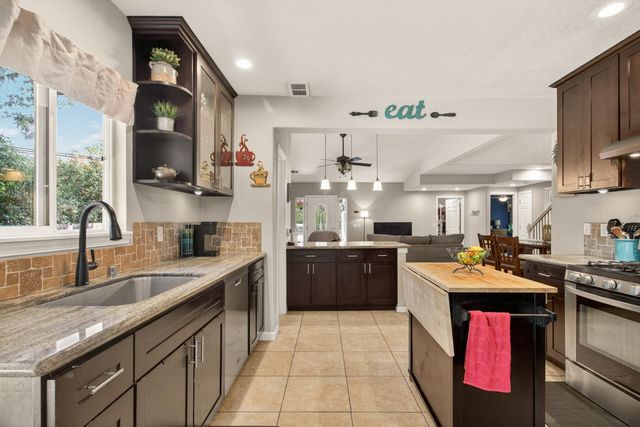 6332 Horseshoe Bar Rd, Loomis, CA 95650