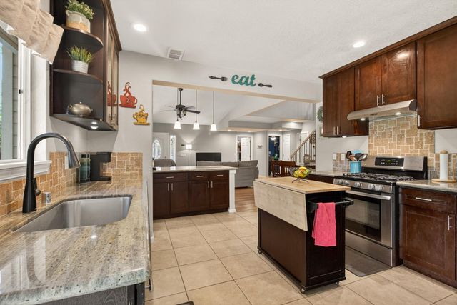 6332 Horseshoe Bar Rd, Loomis, CA 95650