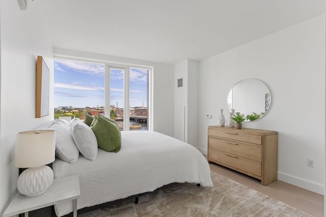 100 Lovejoy Wharf PH 1D, Boston, MA 02114