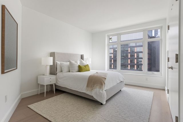 100 Lovejoy Wharf PH 1D, Boston, MA 02114