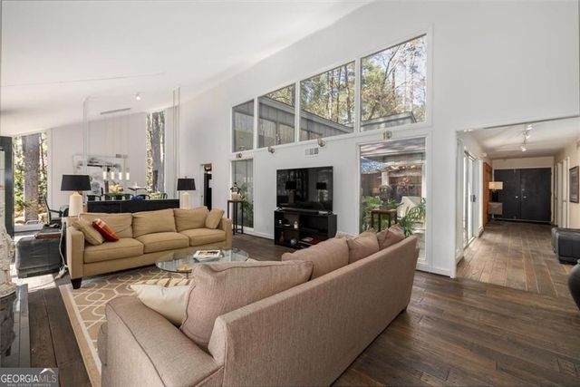 4917 Mountclaire Road, Smoke Rise, GA 30087