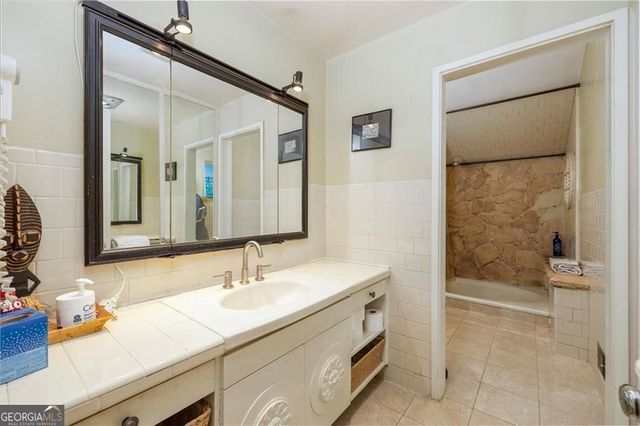 4917 Mountclaire Road, Smoke Rise, GA 30087