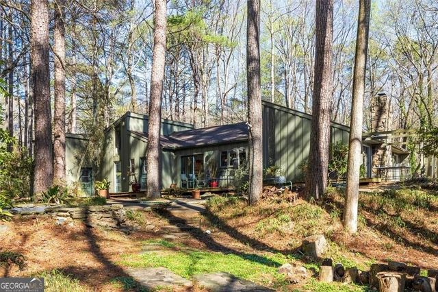 4917 Mountclaire Road, Smoke Rise, GA 30087