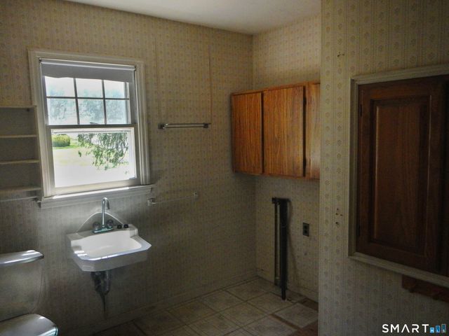 1 Hunting Ridge Road, Brookfield, CT 06804