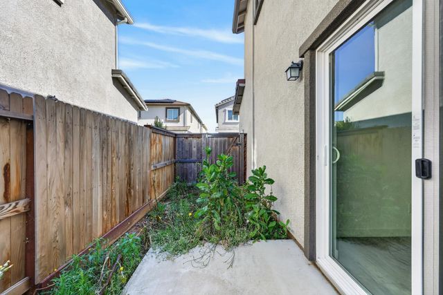 3073 Pruett Dr, Roseville, CA 95747
